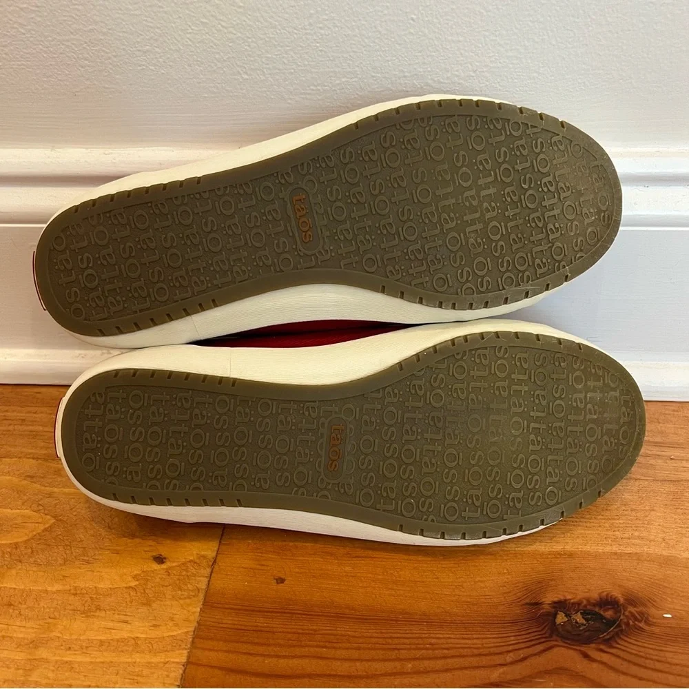 Taos Sneakers Womens 9 Red Canvas Lace Up Moc Star Walking Shoes Comfort Casual - Picture 12 of 15